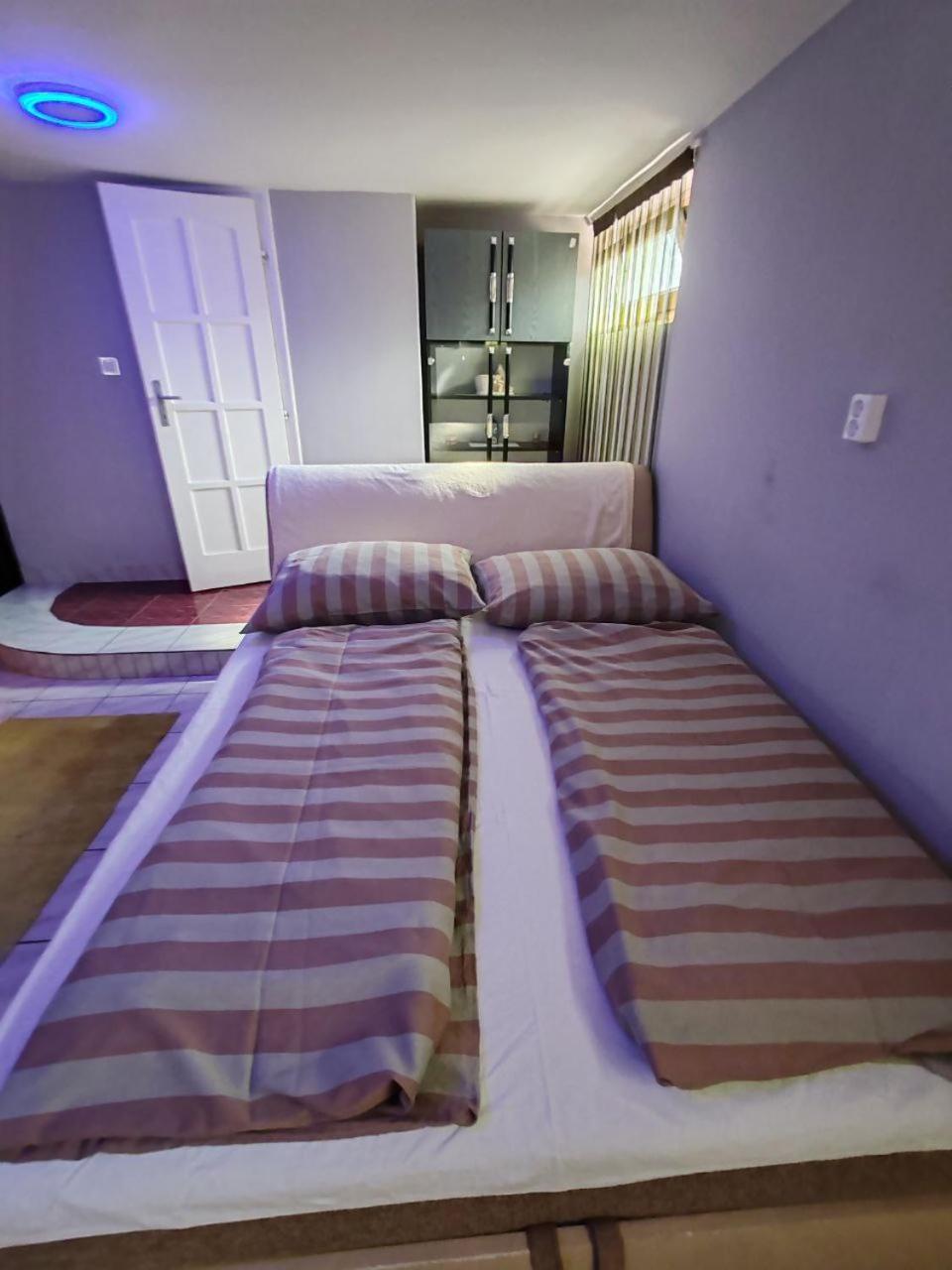 Hajnal Apartman ハイデゥソボスロー エクステリア 写真