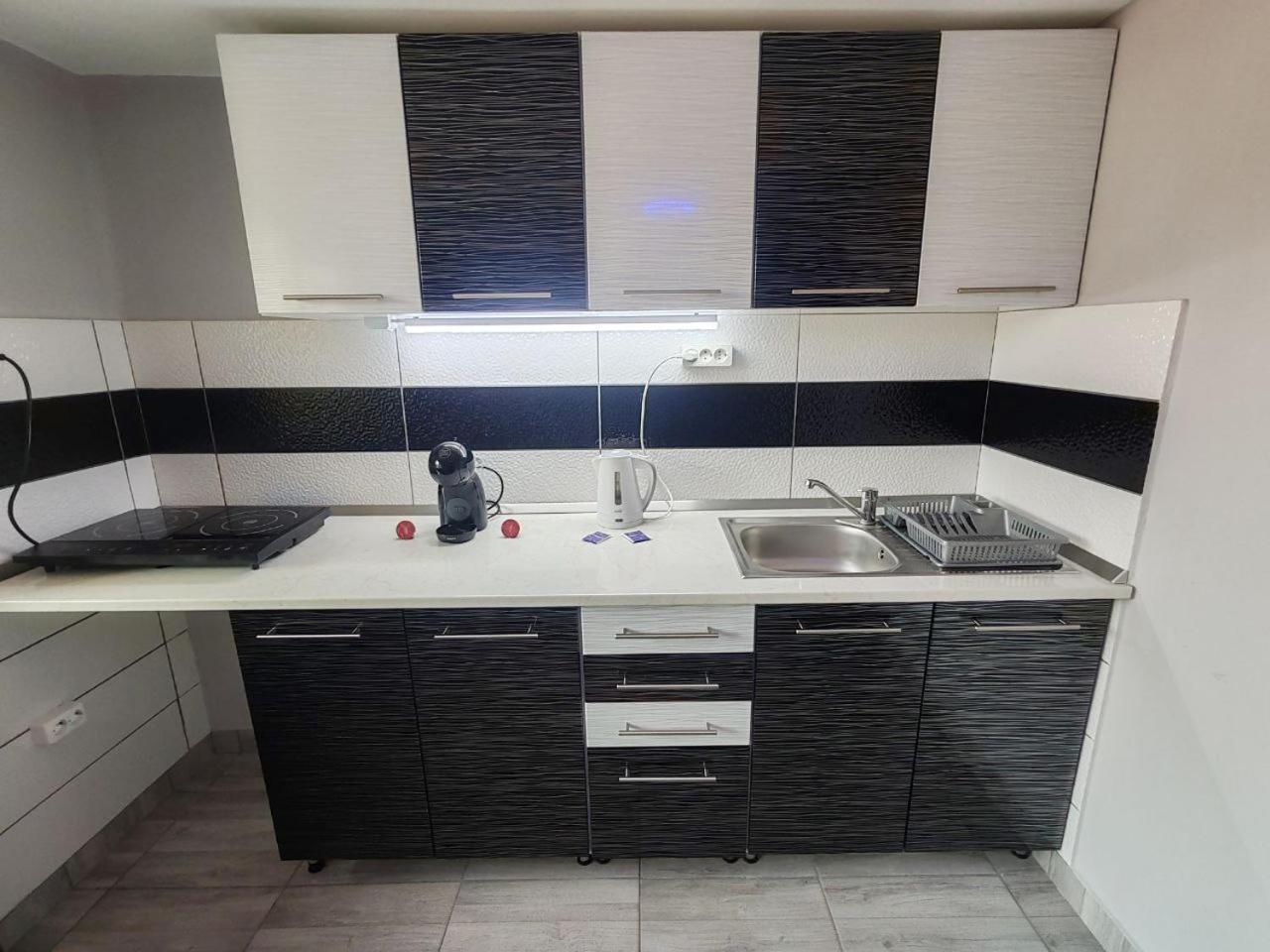 Hajnal Apartman ハイデゥソボスロー エクステリア 写真