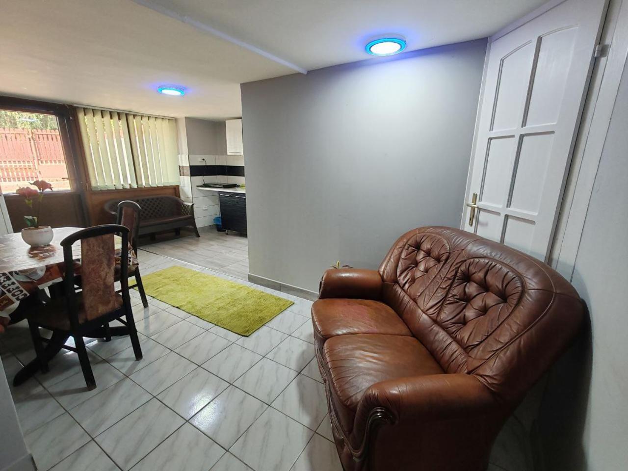 Hajnal Apartman ハイデゥソボスロー エクステリア 写真