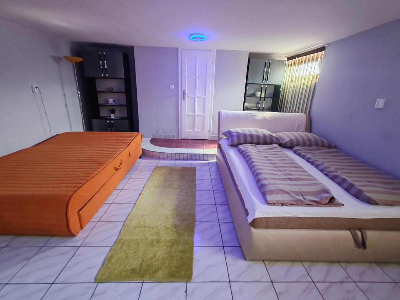 Hajnal Apartman ハイデゥソボスロー エクステリア 写真