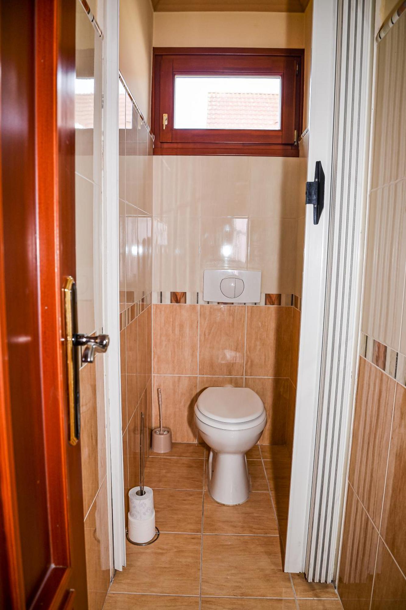 Hajnal Apartman ハイデゥソボスロー エクステリア 写真