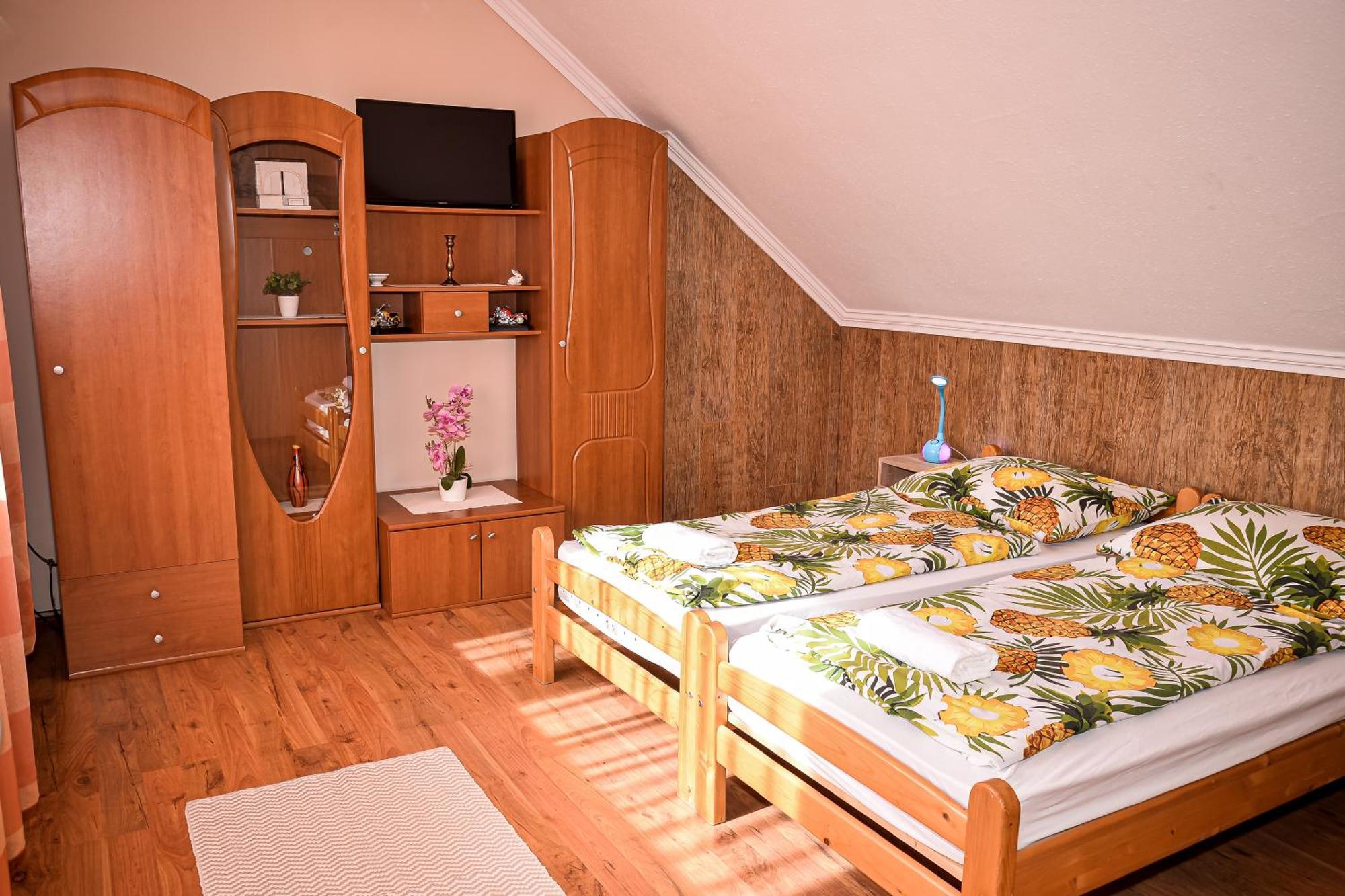 Hajnal Apartman ハイデゥソボスロー エクステリア 写真