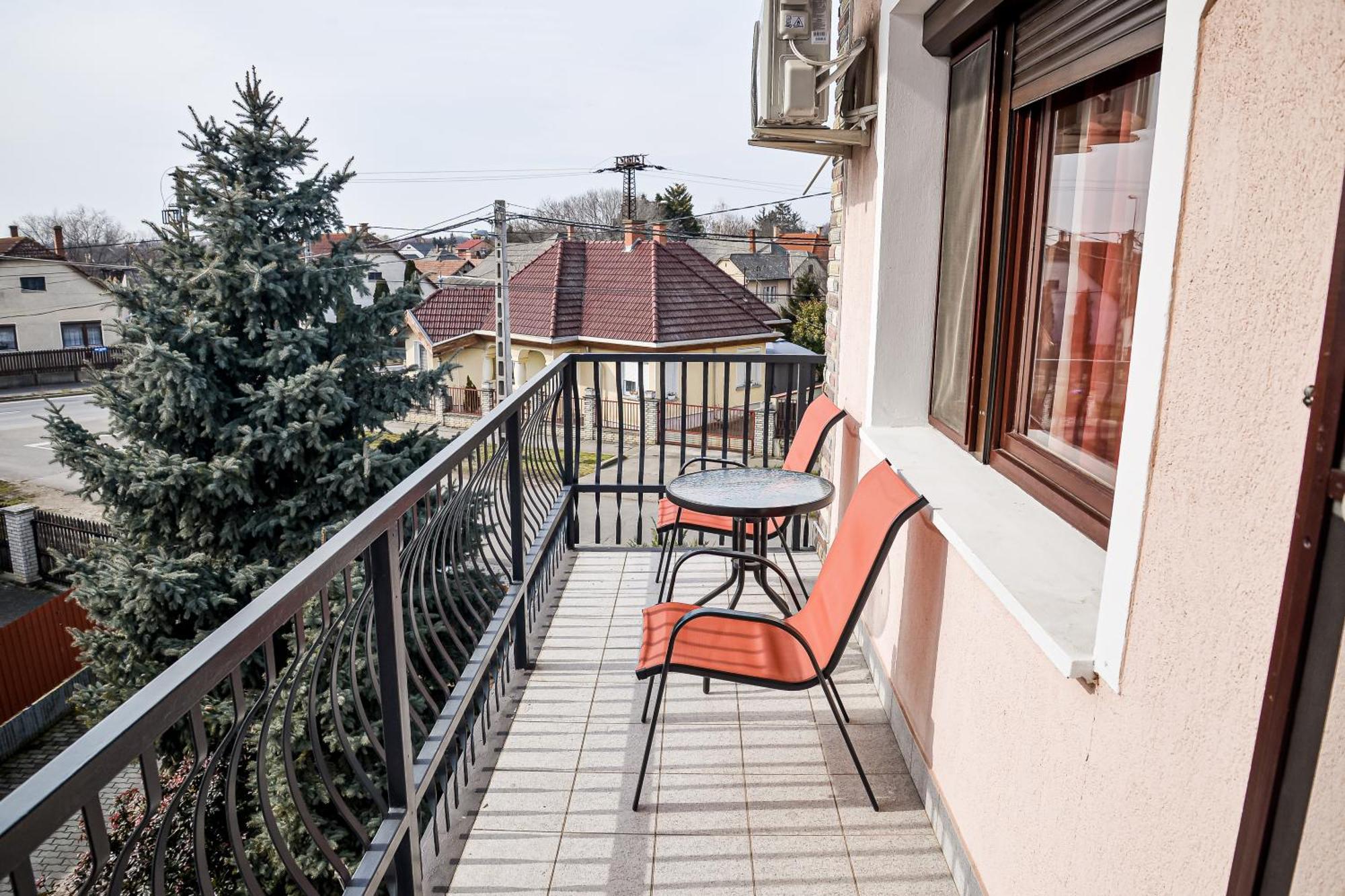 Hajnal Apartman ハイデゥソボスロー エクステリア 写真
